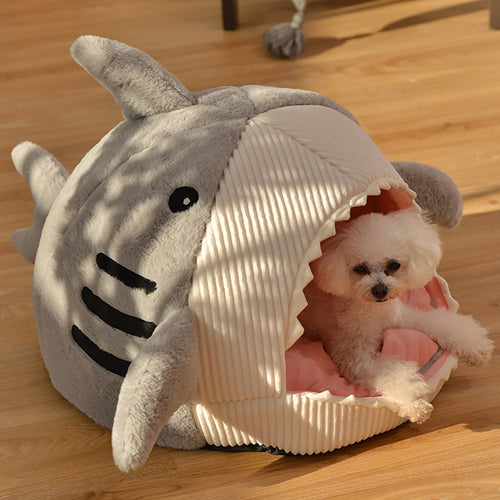 Celebrity Big Mouth Shark Pet Bed - Semi Closed Nest With Mat